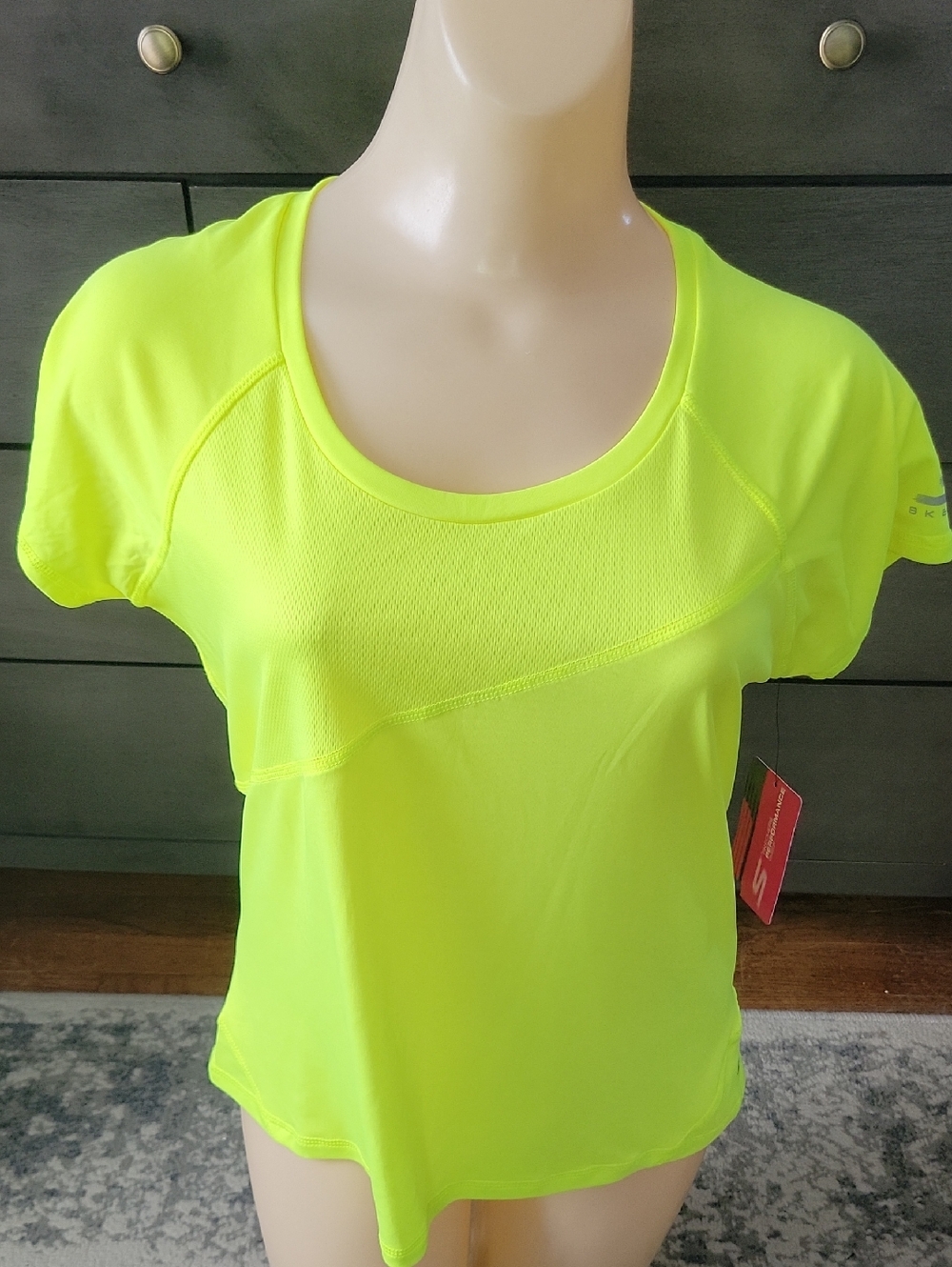 NWT Skechers Neon Yellow Women's Short Sleeve Tee